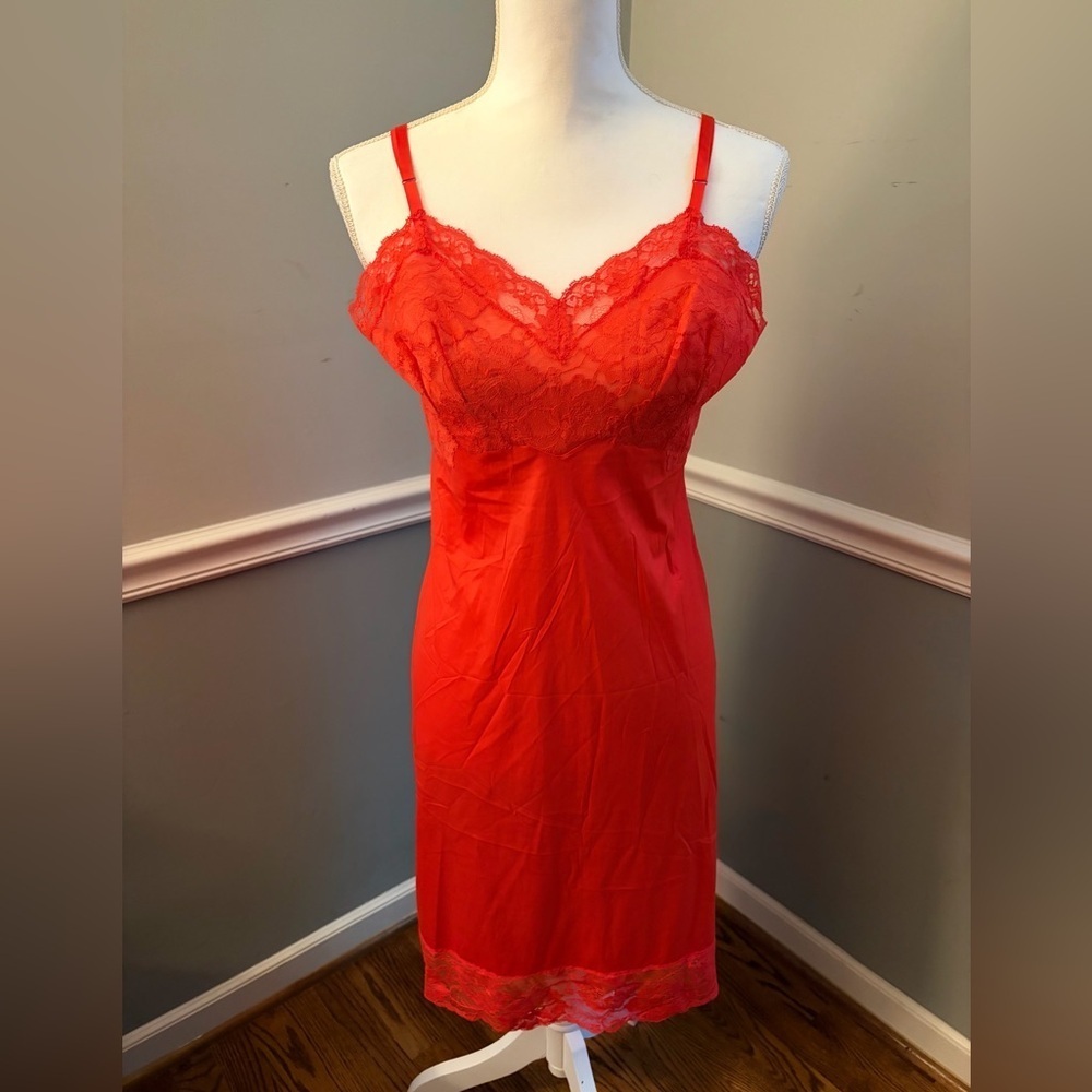 Vintage Vanity Fair Red Nylon Lace Slip Dress Made USA Size 36 1980’s